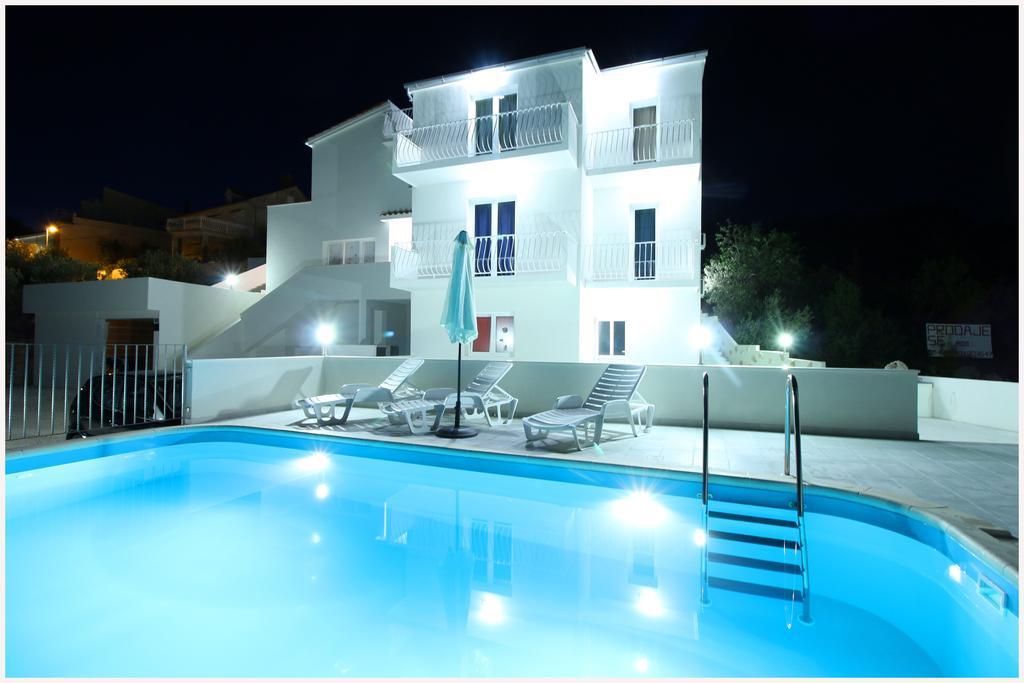 Apartments Huljev Primosten Ngoại thất bức ảnh