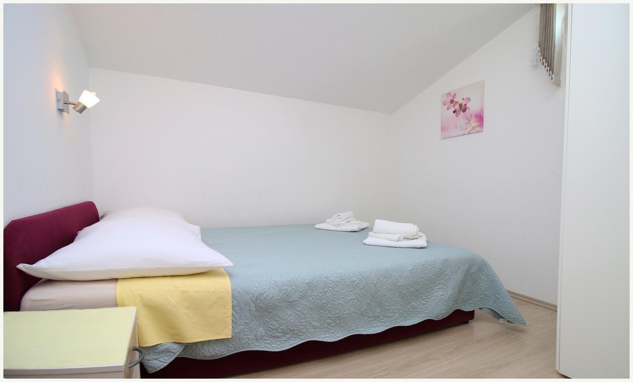 Apartments Huljev Primosten Ngoại thất bức ảnh